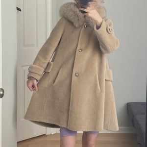 Authentic Luxury Shearling Coat with authentic fox fur trim size m